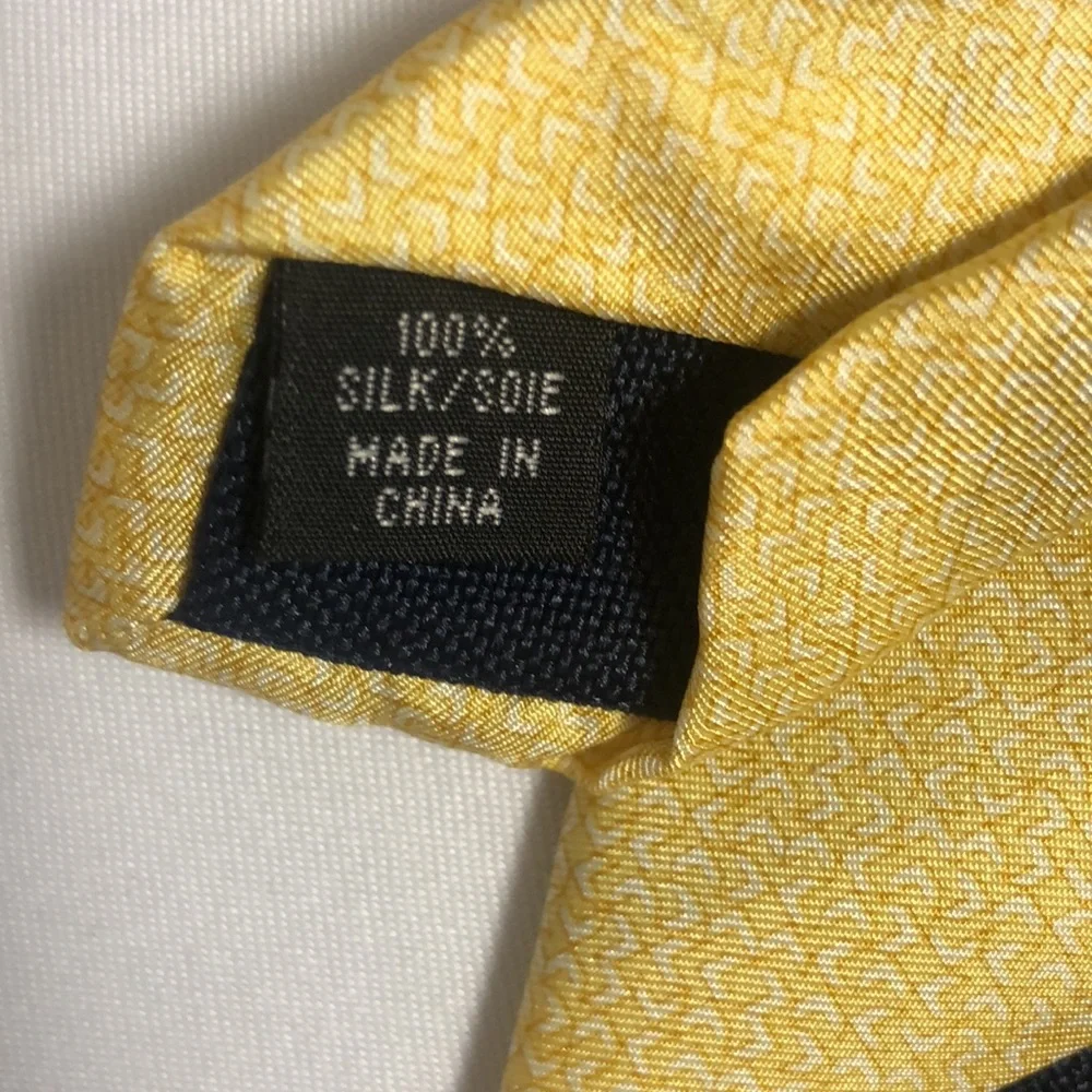 Michael Kors mens 100 % silk neck tie Classic Geo